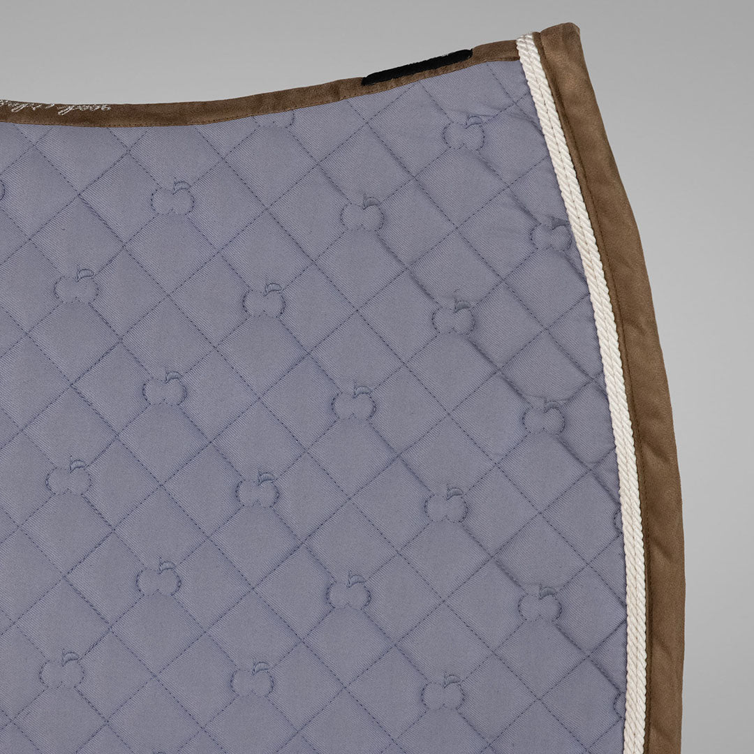 light grey saddle pad