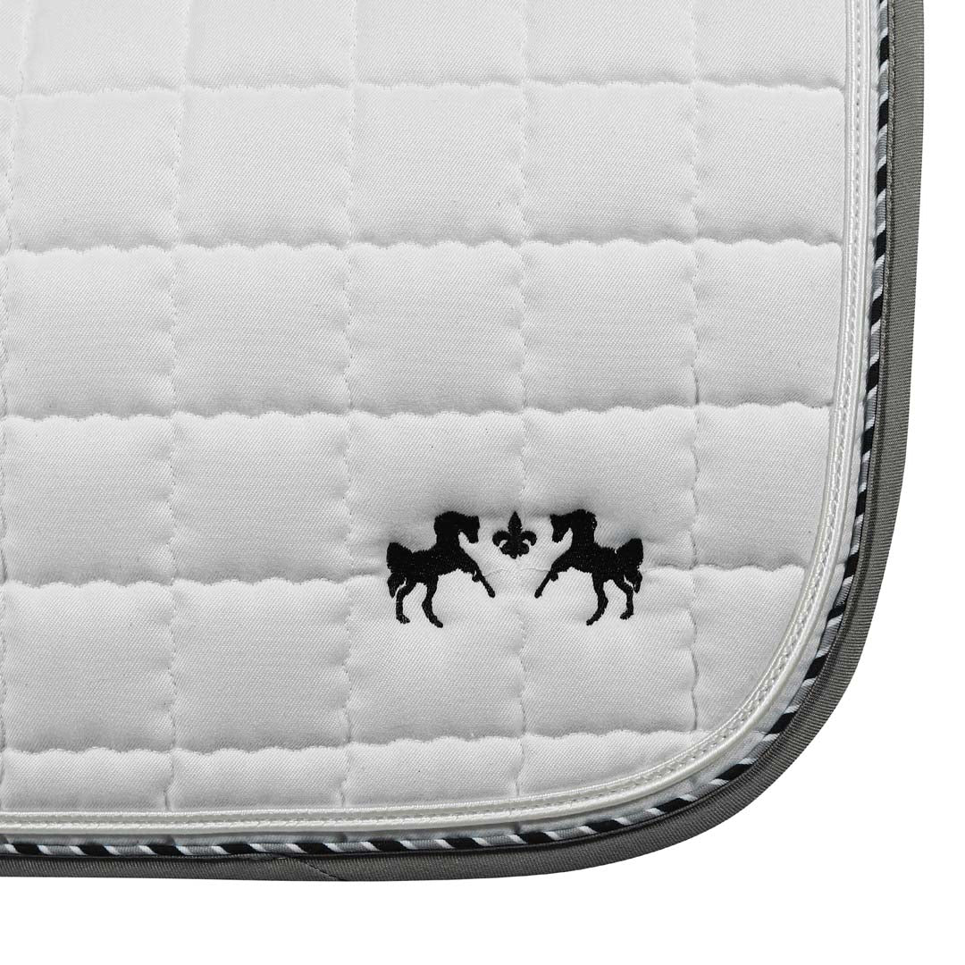 white saddle pad