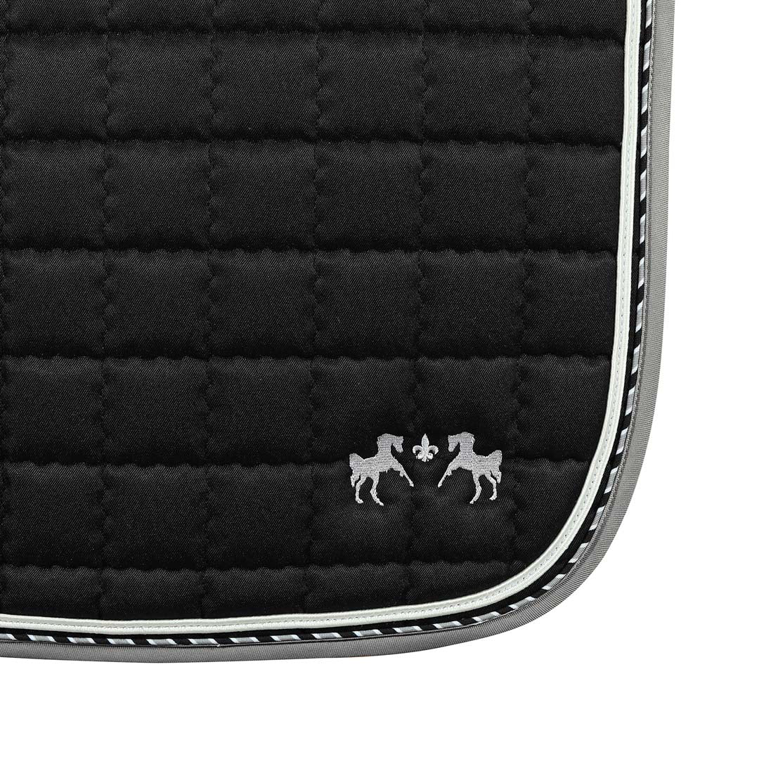 black saddle pad