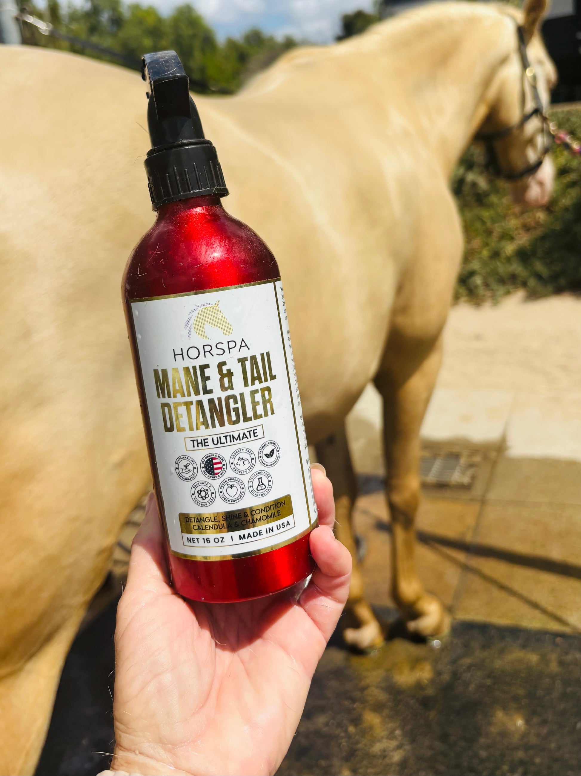  bottle of Horspa Mane & Tail Detangler 