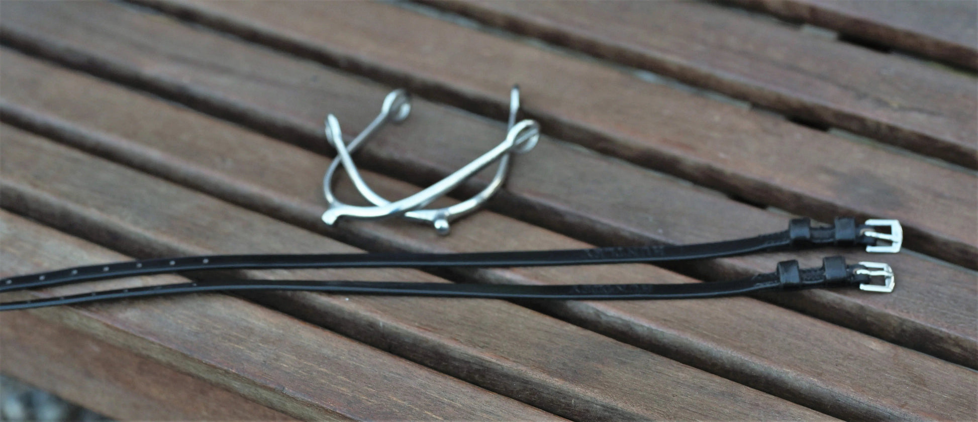 black stirrup straps
