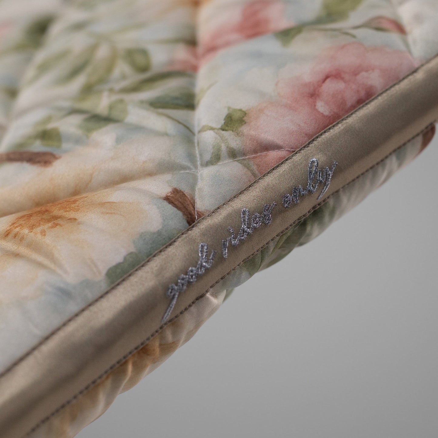 Floral-patterned saddle pad